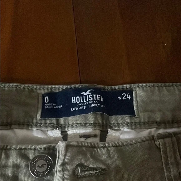 Hollister Low-rise Short 3” - Picture 2 of 3